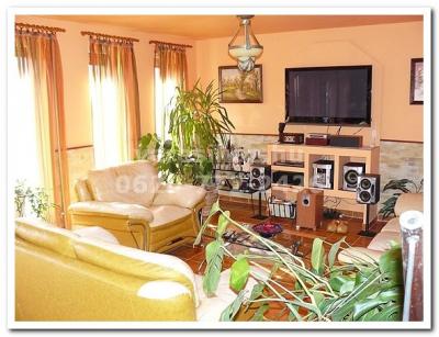 !!! Dunakeszin vállalkozásnak is alkalmas extra igényes családi ház áron alul eladó !!! 