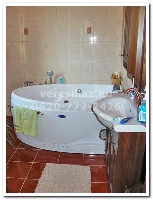 !!! Dunakeszin vállalkozásnak is alkalmas extra igényes családi ház áron alul eladó !!! 