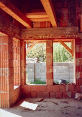 Valkón szerkezetkész családi ház eladó! 