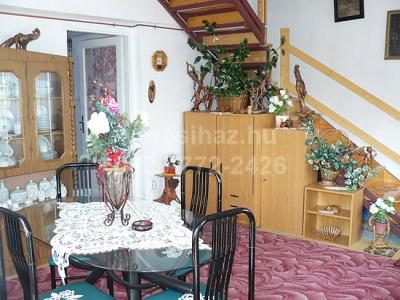 Veresegyházon családi ház eladó! 