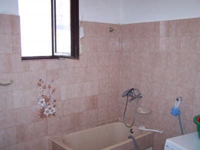 Veresegyház központi részén családi ház eladó! 