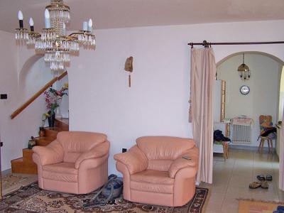 Veresegyház központi részén családi ház eladó! 