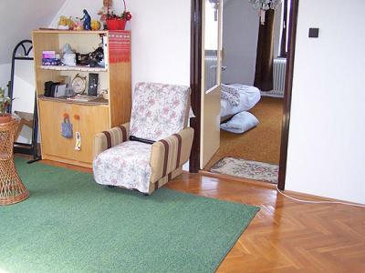 Veresegyház központi részén családi ház eladó! 