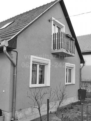 !!! Fóton újszerû állapotú 96 m2-es családi ház eladó !!! 