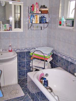 Veresegyház központi részén családi ház eladó! 