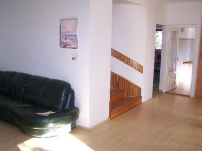 Gödöllõ nyugodt részén, Antalhegyen családi ház kiadó! 