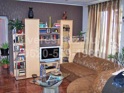 Erdõkertes nyugodt részén 2008.-ban épült családi ház eladó! 