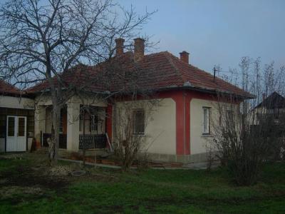 4,5 M Ft 2,5szobás családi ház most.....