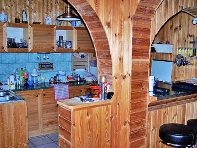 Isaszegen, Hangulatos tópart melletti családi ház eladó! 