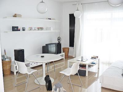 !!! Veresegyházon Ligetek térségben újszerû fedett autóbeálló összeköttetéses családi ház eladó !!! 