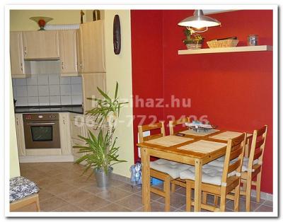 !!! Kertes lakás újszerû állapotban alacsony rezsivel Dunakeszin eladó !!! 