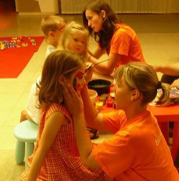 Arcfestõ és lufihajtogató tanfolyam