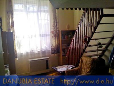 31 m2-es, galériázott garzonlakás Zuglóban