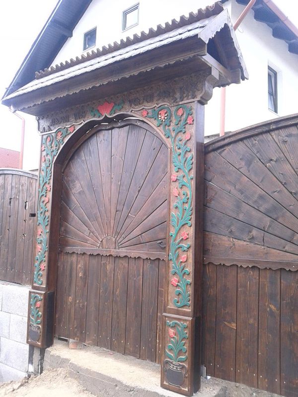 Székelykapuk, kopjafák, fafaragás, hagyományőrzés, székelytermék, dombormüvek., tornácok, ács és asz