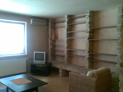 Kiadó 2 szobás lakás a Vörösmarty térnél