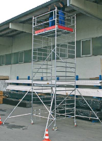 Guruló állvány és felvonulási konténer bérbeadás