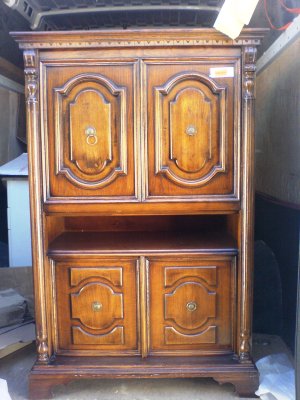 Barokk jellegű tv komód