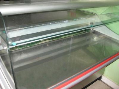 Pultra tehető hajlított üveges hűtőpult(150cm)