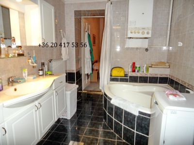 VI.ker. Rippl Rónai utcában eladó 2,5 szobás, erkélyes lakás 16,9mFt