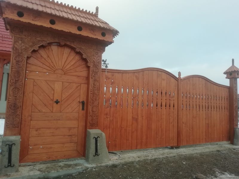  Székelykapuk, kopjafák, fafaragás,faragott bölcső, hagyományőrzés, székelytermék Székelykapuk, kopj