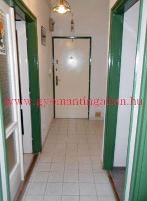 Szekszárd belvárosi 60 nm-es lakás