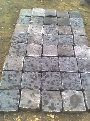 Bazalt Nagy kockakő 20cmx20cm 10cm vastagság
