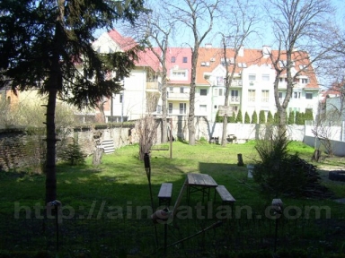 Újpest-központ közelében téglalakás eladó!