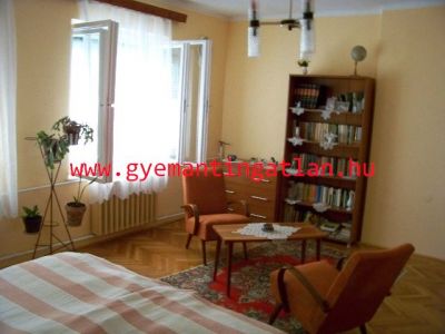 Eladó ikerházrész Szekszárd jó környékén 3200414