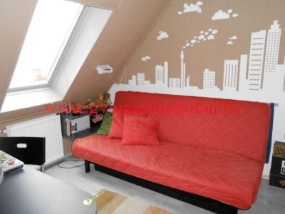 Szekszárdon 86 nm-es igényes lakás eladó