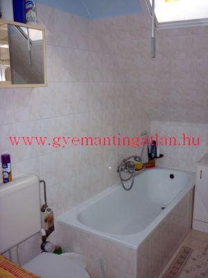 Eladó ingatlan Tolna tetőtéri téglalakás csendes helyen eladó 3200406