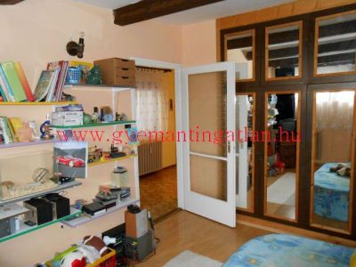 Szekszárd központi modern lakás eladó