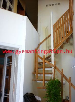 Szekszárd belvárosában polgári ház eladó