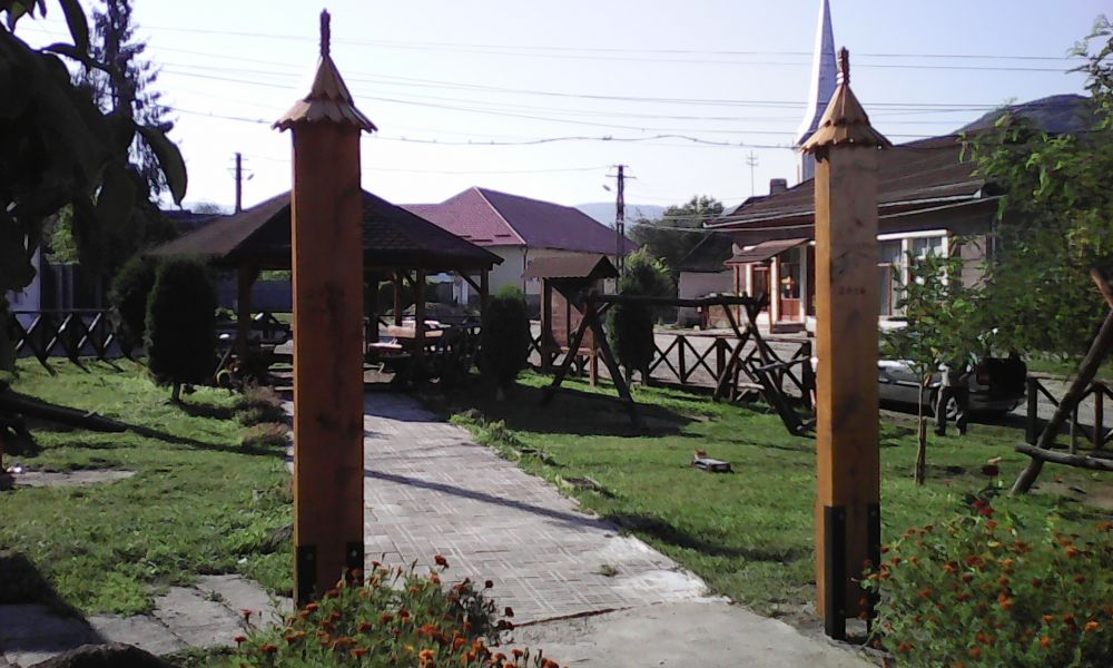 Székelykapuk, kopjafák, fafaragás, hagyományőrzés, székelytermék, dombormüvek., tornácok, ács és asz