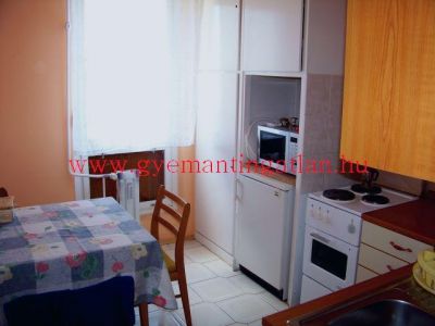 Eladó ingatlan Szekszárd központhoz közeli lakás