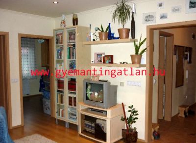 Modern,63 nm-es tetőtéri lakás eladó Szekszárdon!