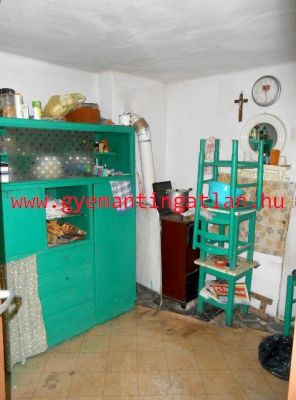 Zombán kis családi ház jó áron!