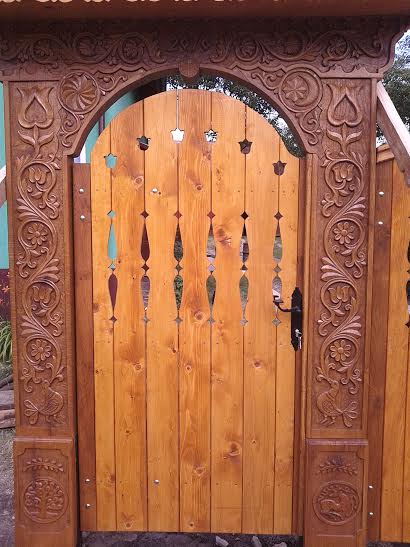 Székelykapuk, kopjafák, fafaragás,faragott bölcső, hagyományőrzés, székelytermék, dombormüvek., torn