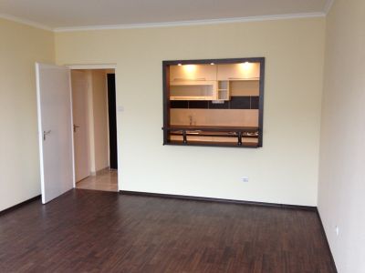 Zuglói 46 nm-es gyönyörű panellakás eladó!