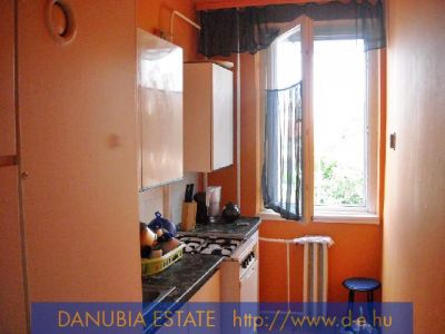 XIX. kerületben 54 m2-es, napfényes, metro közeli lakás eladó