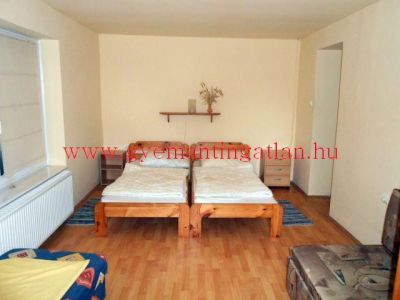 Szálkán 5 vendégszobás panzió eladó vagy kiadó