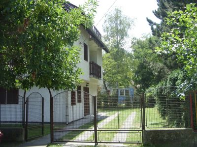 3 apartmanos nyaraló olcsón kiadó!