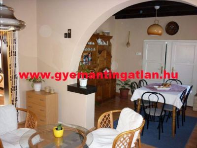 Tolnán 160 nm-es, 4+2 szobás családi ház eladó vagy elcserélhető!