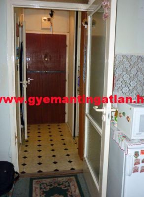 Szekszárdon, 28 nm-es, 1 szobás lakás eladó!