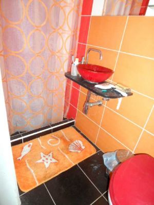 IX.ker. Corvinusnál eladó fiatalos garzon