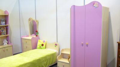 Gyermek bútor  juhar -rózsaszín színben!!