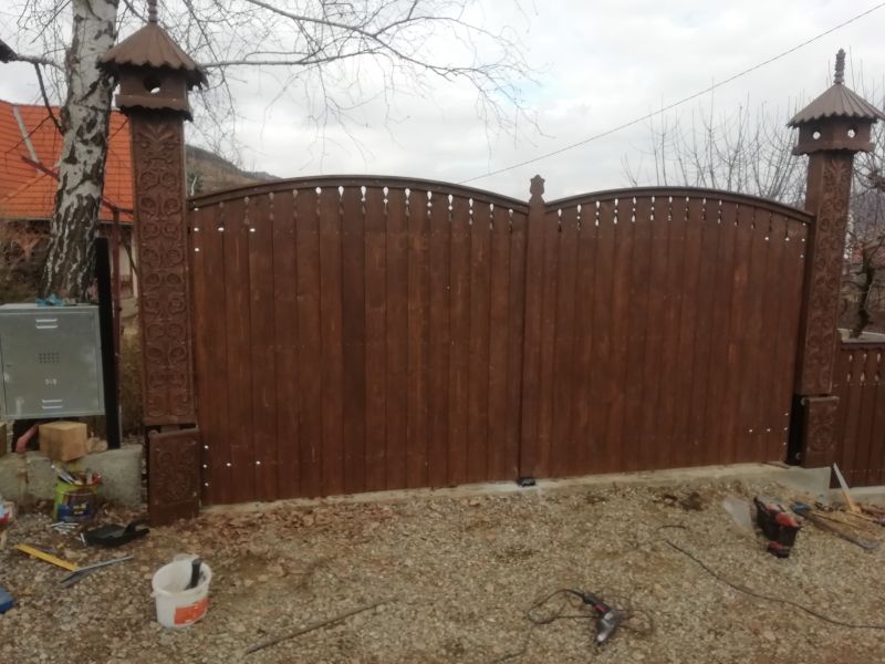  Székelykapuk, kopjafák, fafaragás,faragott bölcső, hagyományőrzés, székelytermék Székelykapuk, kopj