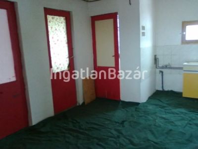 BUDAPEST-TŐL 40KM-RE PILISEN