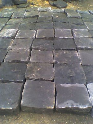Bazalt Nagy kockakő 20cmx20cm 10cm vastagság