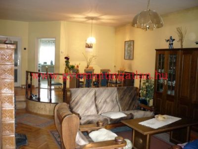 Eladó családi ház Szekszárd 3200405