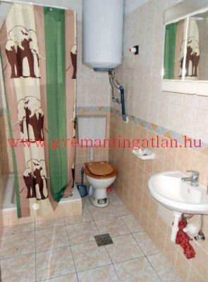 Szekszárd újvárosi részén felújítandó családi ház